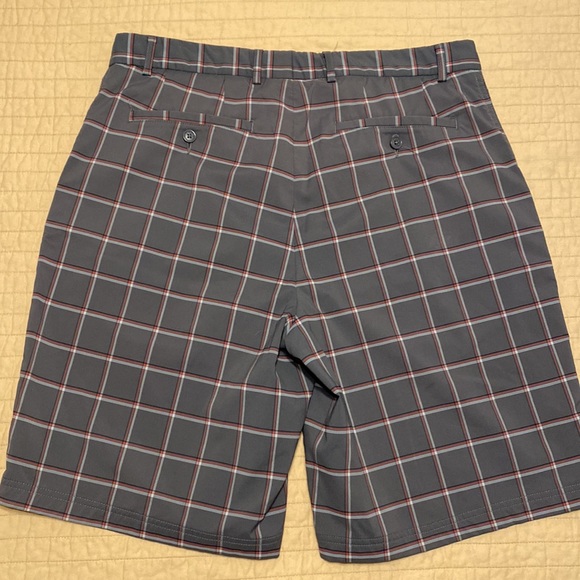 Cypress Club Golf Shorts - Size 36 - Picture 2 of 3